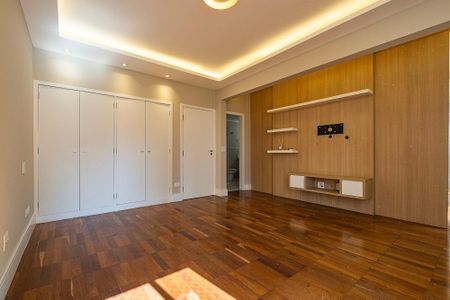Apartamento para alugar com 189m², 3 quartos e 2 vagas Apartamento para alugar com 189m², 3 quartos e 2 vagasSuíte