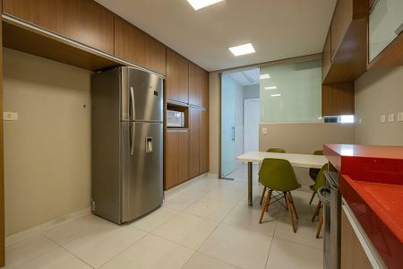 Apartamento para alugar com 189m², 3 quartos e 2 vagas Apartamento para alugar com 189m², 3 quartos e 2 vagasCozinha