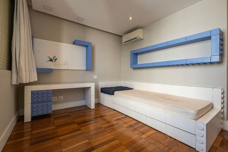 Apartamento para alugar com 189m², 3 quartos e 2 vagas Apartamento para alugar com 189m², 3 quartos e 2 vagasQuarto 3