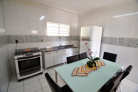 Casa para alugar com 194m², 3 quartos e 2 vagasCozinha
