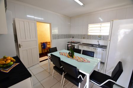 Casa para alugar com 194m², 3 quartos e 2 vagasCozinha