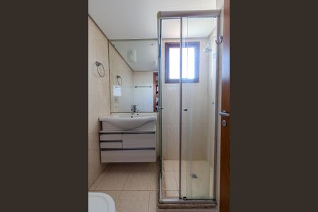 Banheiro Social de apartamento à venda com 2 quartos, 104m² em Menino Deus  Cidade, Porto Alegre