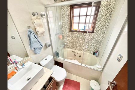 Banheiro de casa à venda com 3 quartos, 250m² em Jardim São Paulo, São Paulo
