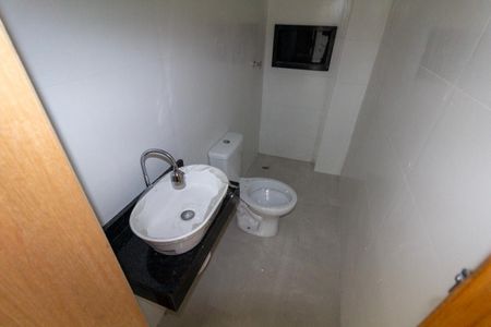 Apartamento à venda com 55m², 2 quartos e sem vaga Apartamento à venda com 55m², 2 quartos e sem vagaBanheiro