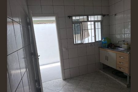 Cozinha de casa de condomínio para alugar com 1 quarto, 65m² em Vila Tupi, Praia Grande