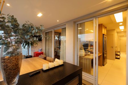 Apartamento à venda com 225m², 3 quartos e 4 vagas Apartamento à venda com 225m², 3 quartos e 4 vagasVaranda Gourmet