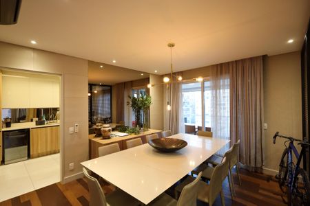 Apartamento à venda com 225m², 3 quartos e 4 vagas Apartamento à venda com 225m², 3 quartos e 4 vagasSala 4