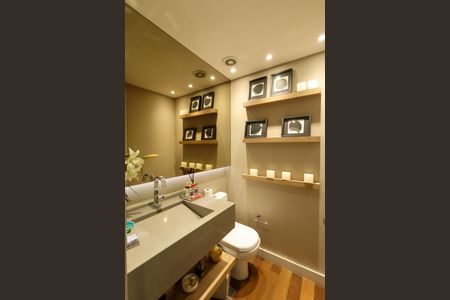 Apartamento à venda com 225m², 3 quartos e 4 vagas Apartamento à venda com 225m², 3 quartos e 4 vagasLavabo