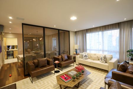 Apartamento à venda com 225m², 3 quartos e 4 vagas Apartamento à venda com 225m², 3 quartos e 4 vagasSala 2