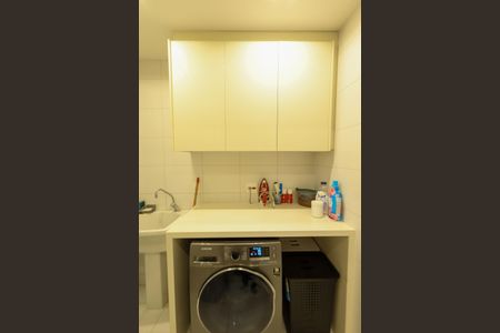 Apartamento à venda com 225m², 3 quartos e 4 vagas Apartamento à venda com 225m², 3 quartos e 4 vagasÁrea de Serviço