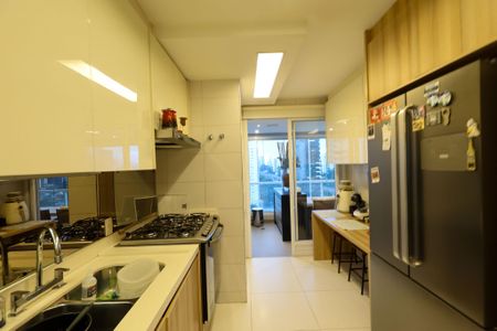 Apartamento à venda com 225m², 3 quartos e 4 vagas Apartamento à venda com 225m², 3 quartos e 4 vagasCozinha