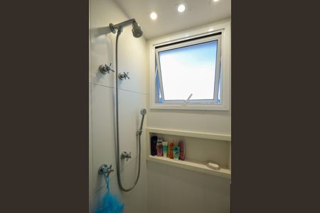 Apartamento à venda com 225m², 3 quartos e 4 vagas Apartamento à venda com 225m², 3 quartos e 4 vagasBanheiro Suíte 2