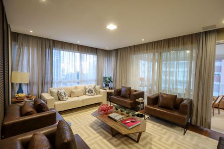 Apartamento à venda com 225m², 3 quartos e 4 vagas Apartamento à venda com 225m², 3 quartos e 4 vagasSala 2