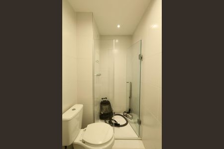 Apartamento à venda com 225m², 3 quartos e 4 vagas Apartamento à venda com 225m², 3 quartos e 4 vagasBanheiro de Serviço