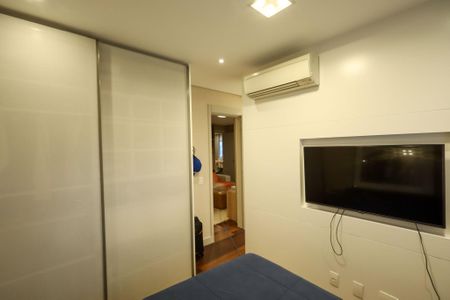 Apartamento à venda com 225m², 3 quartos e 4 vagas Apartamento à venda com 225m², 3 quartos e 4 vagasSuíte 2