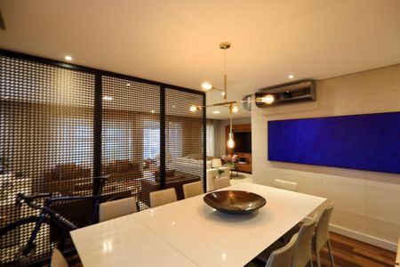 Apartamento à venda com 225m², 3 quartos e 4 vagas Apartamento à venda com 225m², 3 quartos e 4 vagasSala 4