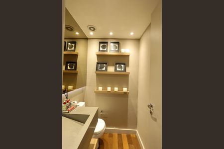 Apartamento à venda com 225m², 3 quartos e 4 vagas Apartamento à venda com 225m², 3 quartos e 4 vagasLavabo