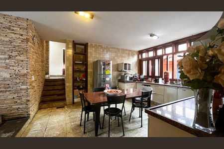 Casa à venda com 650m², 5 quartos e 11 vagas