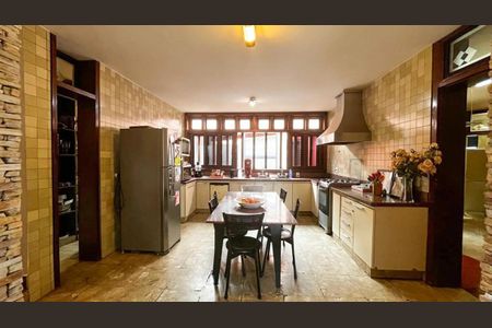 Casa à venda com 650m², 5 quartos e 11 vagas