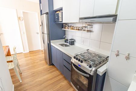 Apartamento à venda com 34m², 2 quartos e 1 vaga Apartamento à venda com 34m², 2 quartos e 1 vagaCozinha e Área de Serviço