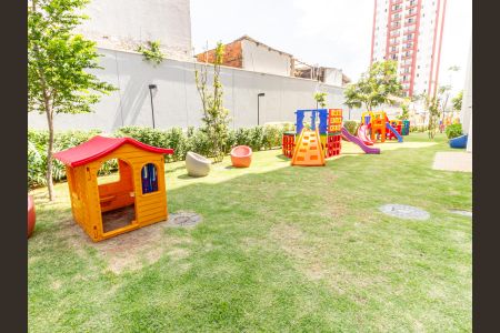 Apartamento à venda com 34m², 2 quartos e 1 vaga Apartamento à venda com 34m², 2 quartos e 1 vagaÁrea comum - Playground