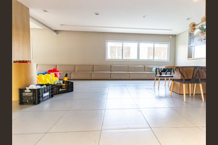 Apartamento à venda com 34m², 2 quartos e 1 vaga Apartamento à venda com 34m², 2 quartos e 1 vagaÁrea comum - Salão de festas
