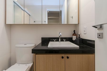 Apartamento à venda com 62m², 2 quartos e 1 vaga Apartamento à venda com 62m², 2 quartos e 1 vagaBanheiro