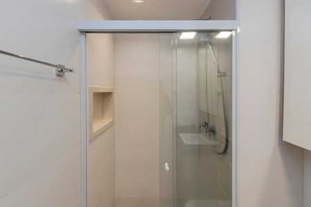Apartamento à venda com 62m², 2 quartos e 1 vaga Apartamento à venda com 62m², 2 quartos e 1 vagaBanheiro