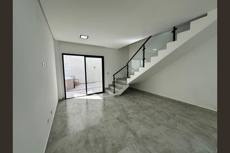 Casa de condomínio à venda com 178m², 3 quartos e 2 vagasSala