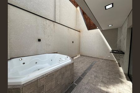 Casa de condomínio à venda com 178m², 3 quartos e 2 vagasHidro Massagem