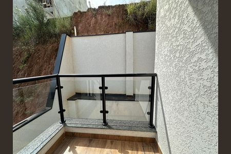 Casa de condomínio à venda com 178m², 3 quartos e 2 vagasVaranda