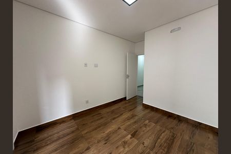 Casa de condomínio à venda com 178m², 3 quartos e 2 vagasSuíte 3