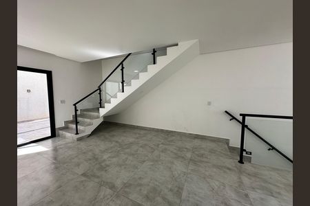 Casa de condomínio à venda com 178m², 3 quartos e 2 vagasSala