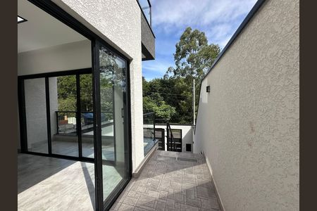 Casa de condomínio à venda com 178m², 3 quartos e 2 vagasQuintal
