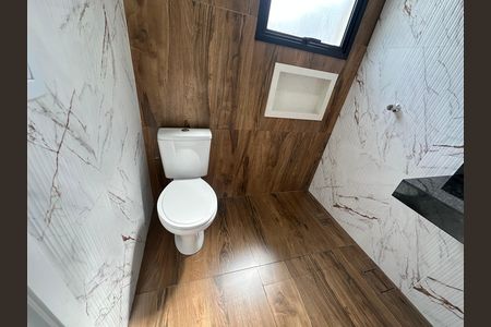 Casa de condomínio à venda com 178m², 3 quartos e 2 vagasBanheiro da Suíte 2