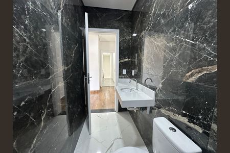 Casa de condomínio à venda com 178m², 3 quartos e 2 vagasBanheiro da Suíte 1