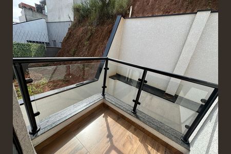 Casa de condomínio à venda com 178m², 3 quartos e 2 vagasVaranda