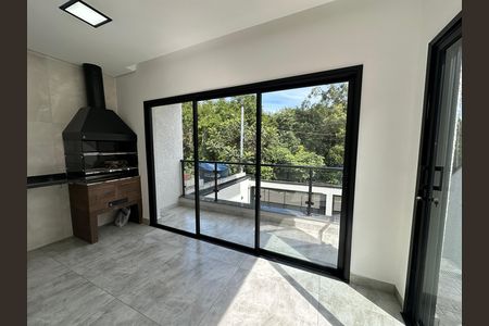 Casa de condomínio à venda com 178m², 3 quartos e 2 vagasChurrasqueira