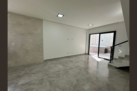 Casa de condomínio à venda com 178m², 3 quartos e 2 vagasSala