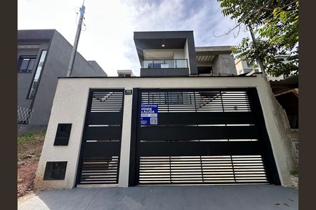 Casa de condomínio à venda com 178m², 3 quartos e 2 vagasFachada
