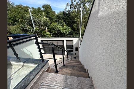 Casa de condomínio à venda com 178m², 3 quartos e 2 vagasQuintal