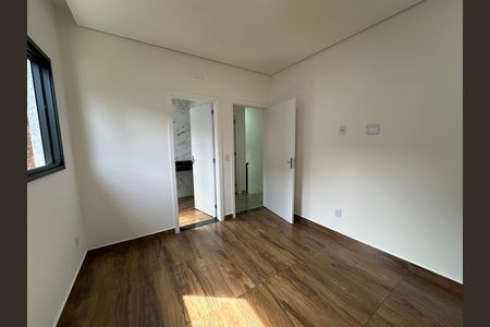 Casa de condomínio à venda com 178m², 3 quartos e 2 vagasSuíte 2