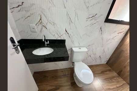 Casa de condomínio à venda com 178m², 3 quartos e 2 vagasBanheiro da Suíte 3