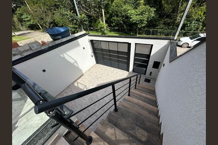 Casa de condomínio à venda com 178m², 3 quartos e 2 vagasQuintal