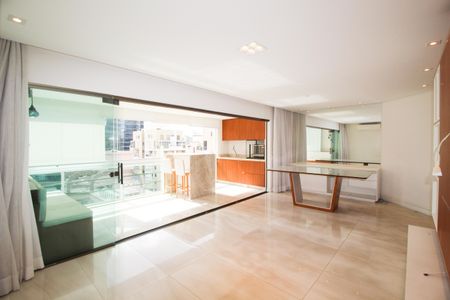 Sala de apartamento à venda com 3 quartos, 112m² em Vila Olímpia, São Paulo