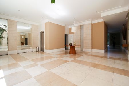Apartamento à venda com 112m², 3 quartos e 2 vagas Apartamento à venda com 112m², 3 quartos e 2 vagasHall