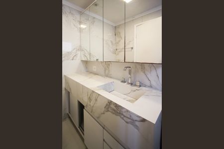 Apartamento à venda com 112m², 3 quartos e 2 vagas Apartamento à venda com 112m², 3 quartos e 2 vagasBanheiro da Suíte