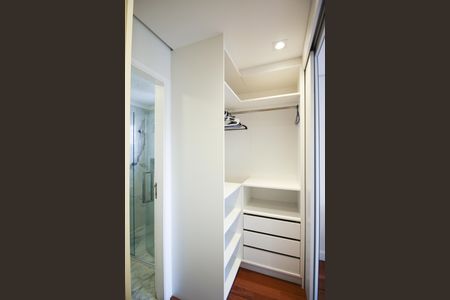 Apartamento à venda com 112m², 3 quartos e 2 vagas Apartamento à venda com 112m², 3 quartos e 2 vagasCloset da Suíte