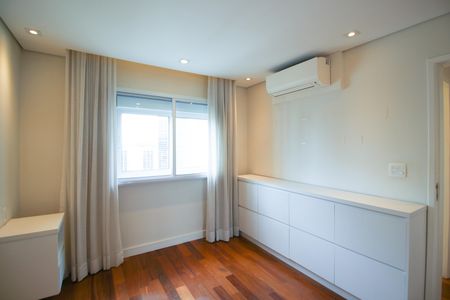 Apartamento à venda com 112m², 3 quartos e 2 vagas Apartamento à venda com 112m², 3 quartos e 2 vagasSuíte