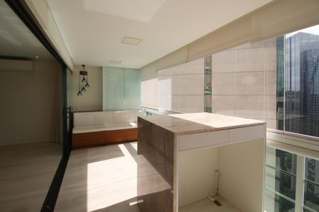 Varanda de apartamento à venda com 3 quartos, 112m² em Vila Olímpia, São Paulo
